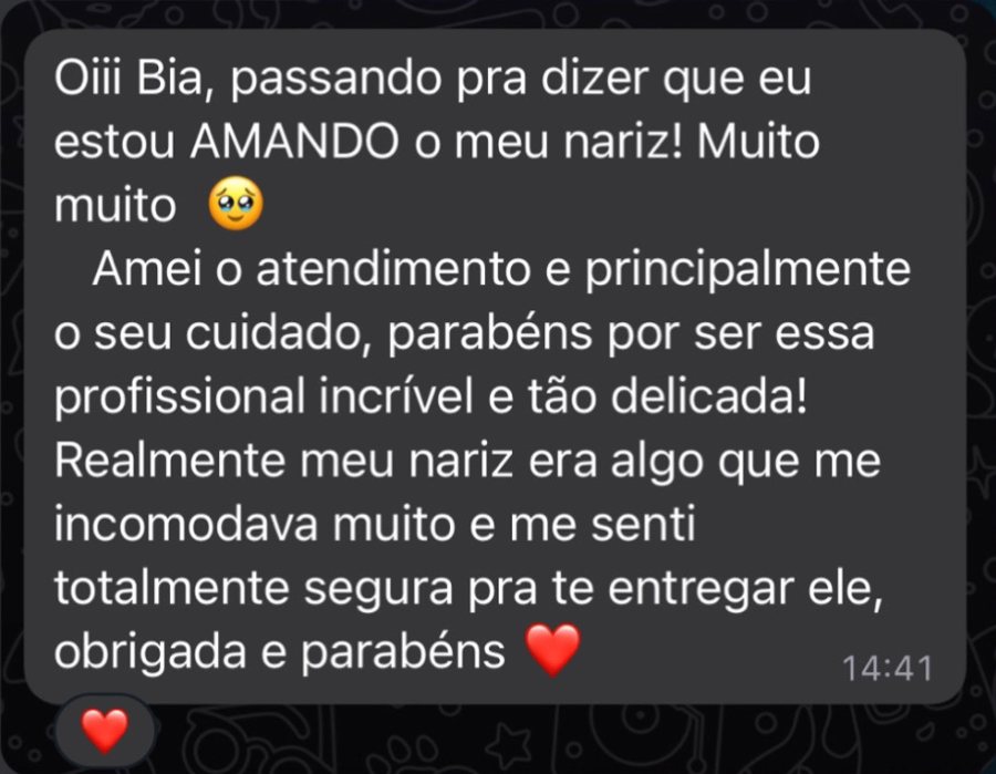 Mensagem de uma paciente que está amando o resultado no nariz